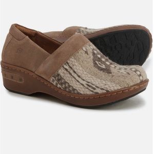 NWOT BORN Bailie Southwest Blanket Clog Tan Birch SIZE 10/42